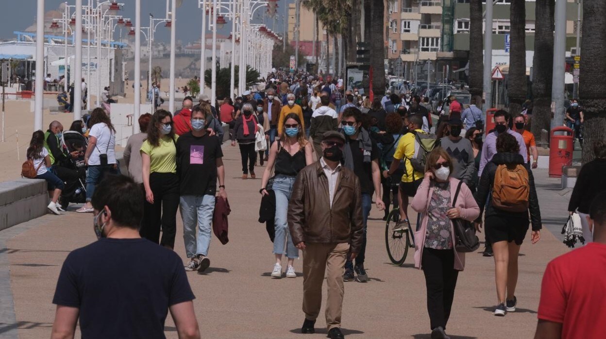 La Semana Santa dispara los contagios en Cádiz: duplica su tasa de incidencia en dos semanas