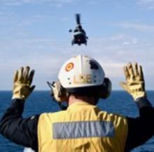 La Armada retoma las maniobras anfibias en la Bahía de Cádiz y la Sierra del Retín