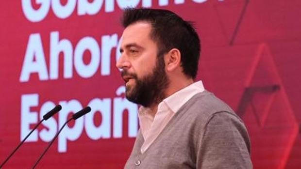 Voces críticas del PSOE de Cádiz piden primarias adelantadas para el candidato socialista