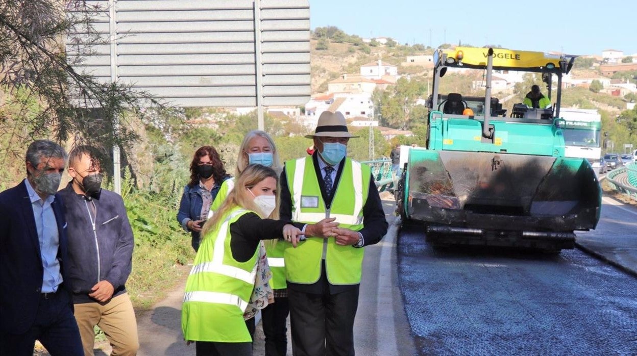 La Junta inicia en Arcos las obras para mejorar la seguridad en las carreteras A-372 y A-393