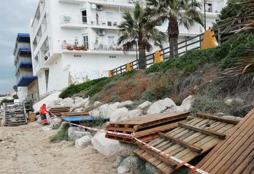 Fotos: La borrasca Lola y las mareas se tragan las playas de Cádiz