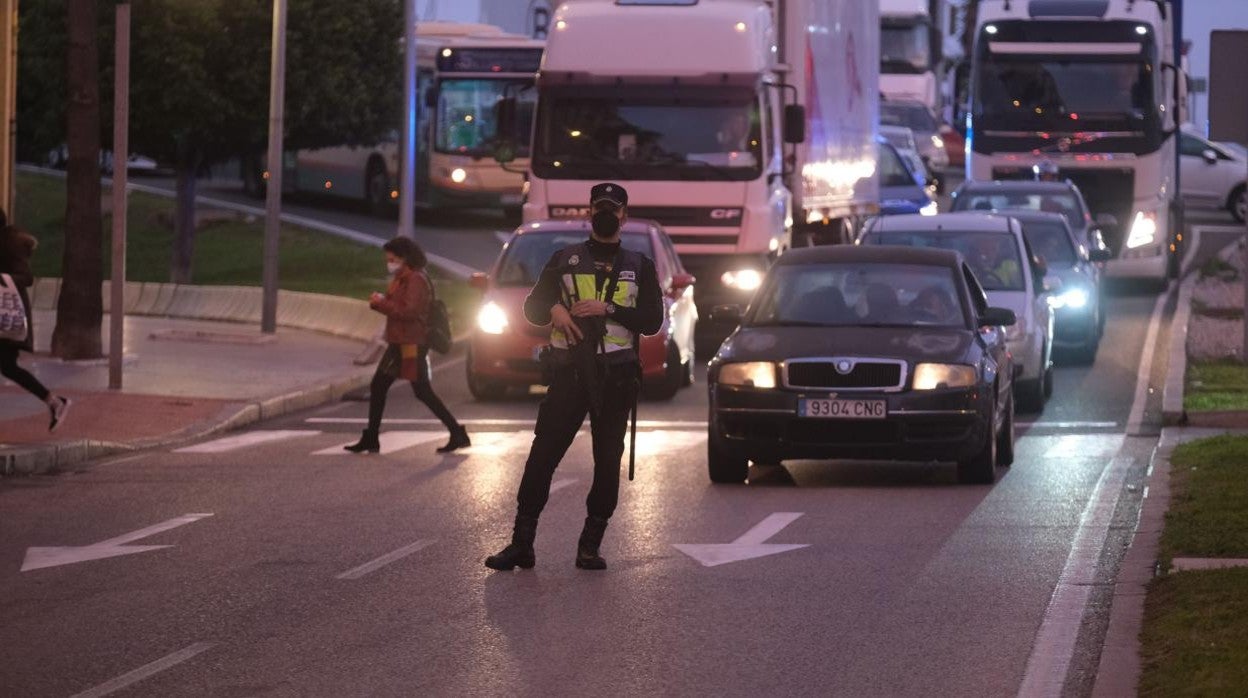 Controles en las carreteras gaditanas.