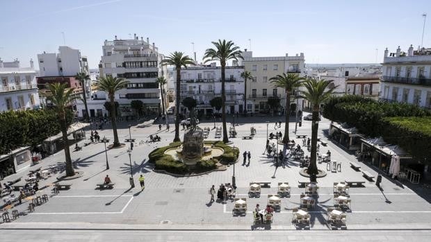 Guía de restricciones en la provincia de Cádiz hasta el 9 de mayo: toque de queda, movilidad y horarios de bares y comercios