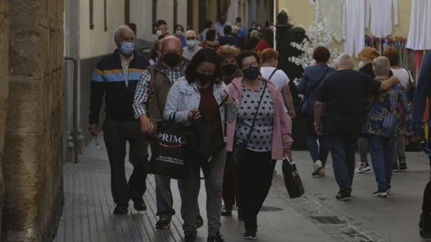 Los contagios se estabilizan en la provincia, que suma dos fallecidos más