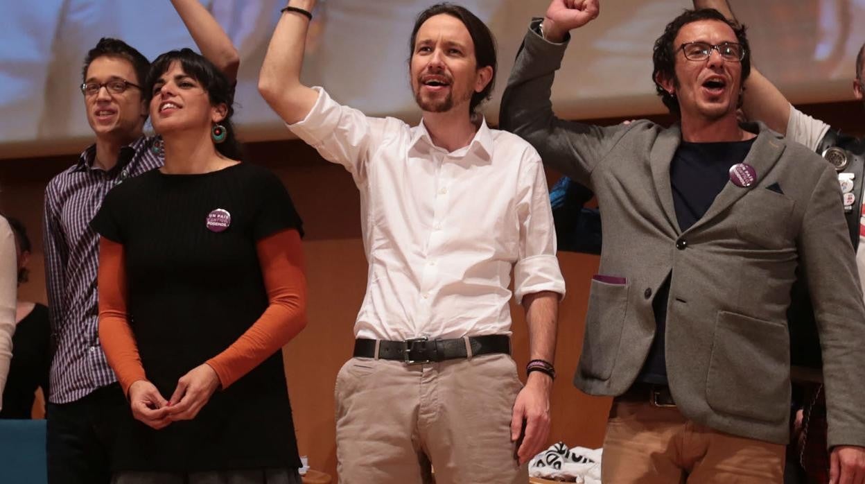 Íñigo Errejón, junto a Teresa Rodríguez, Pablo Iglesias y Kichi.