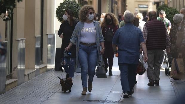 Sube la tasa de incidencia en Cádiz y se suman cinco muertos por coronavirus en la provincia