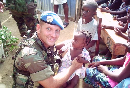 El comandante Campelo en Fort Liberté (Haití), en el año 2005.