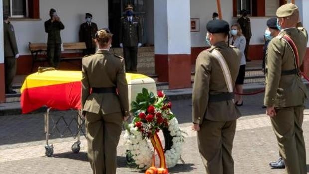 Último adiós a Débora Grau, la militar del RACTA-4, de San Fernando, fallecida unas maniobras