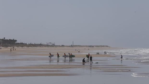 La vigilancia en El Palmar se centrará en la entrada principal y el sector de los surferos, las zonas más transitadas