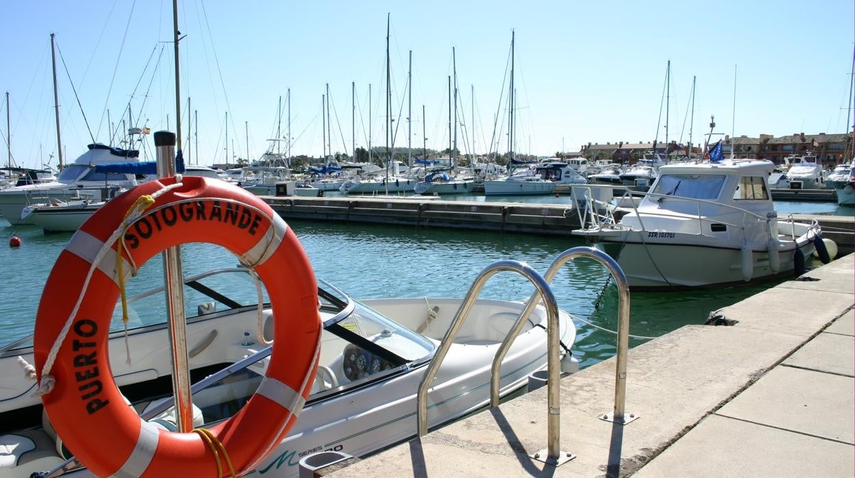 Instalaciones del puerto de Sotogrande, uno de los distinguidos.