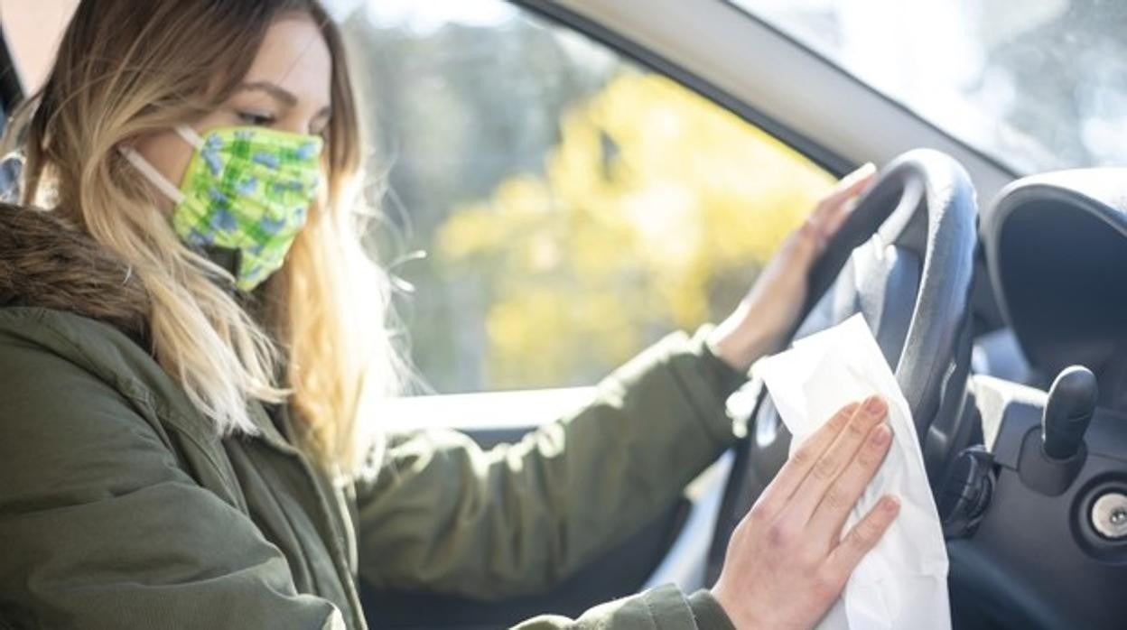 La mascarilla puede ayudar a pasar mejor la alergia.