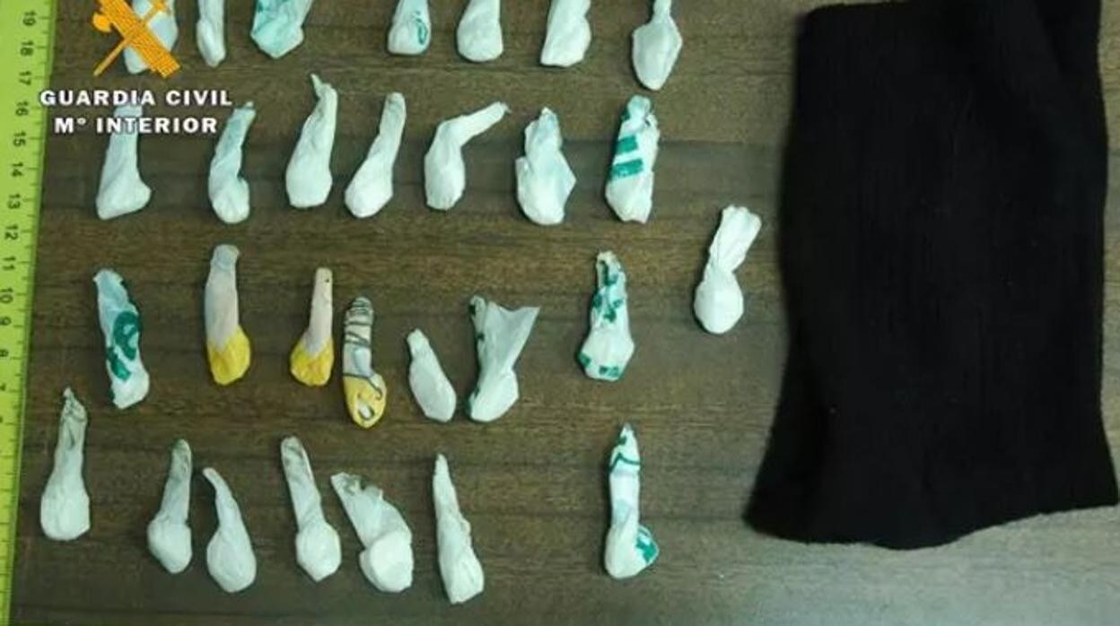 Imagen de archivo de papelilas de cocaína intervenidas por la Guardia Civil