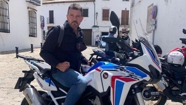 Antonio Banderas, un motero de cine en Grazalema