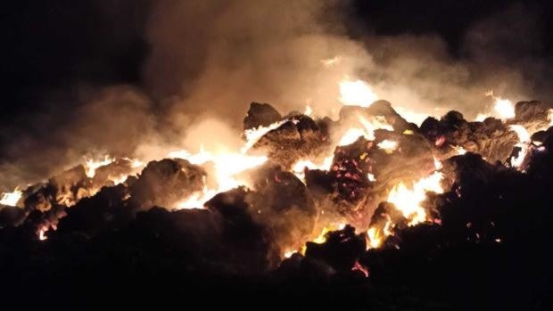 Incendio de un pajar en una finca de Jerez