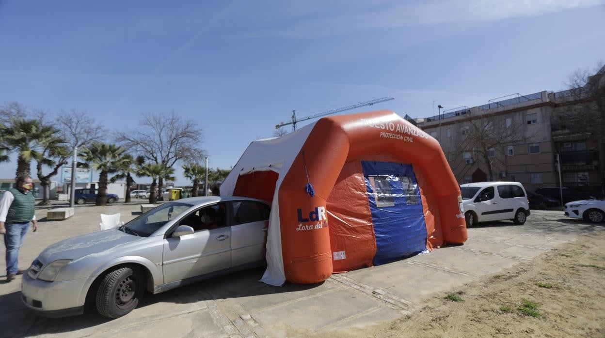 Punto de vacunación instalado el pasado mes de febrero en Lora del Río