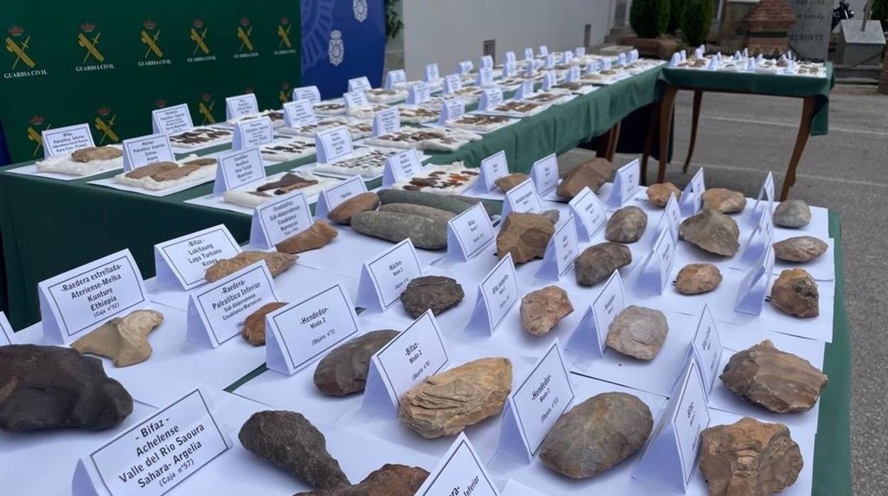 El alcalde de La Línea pide que la colección de útiles prehistóricos incautados sea expuesto en la ciudad