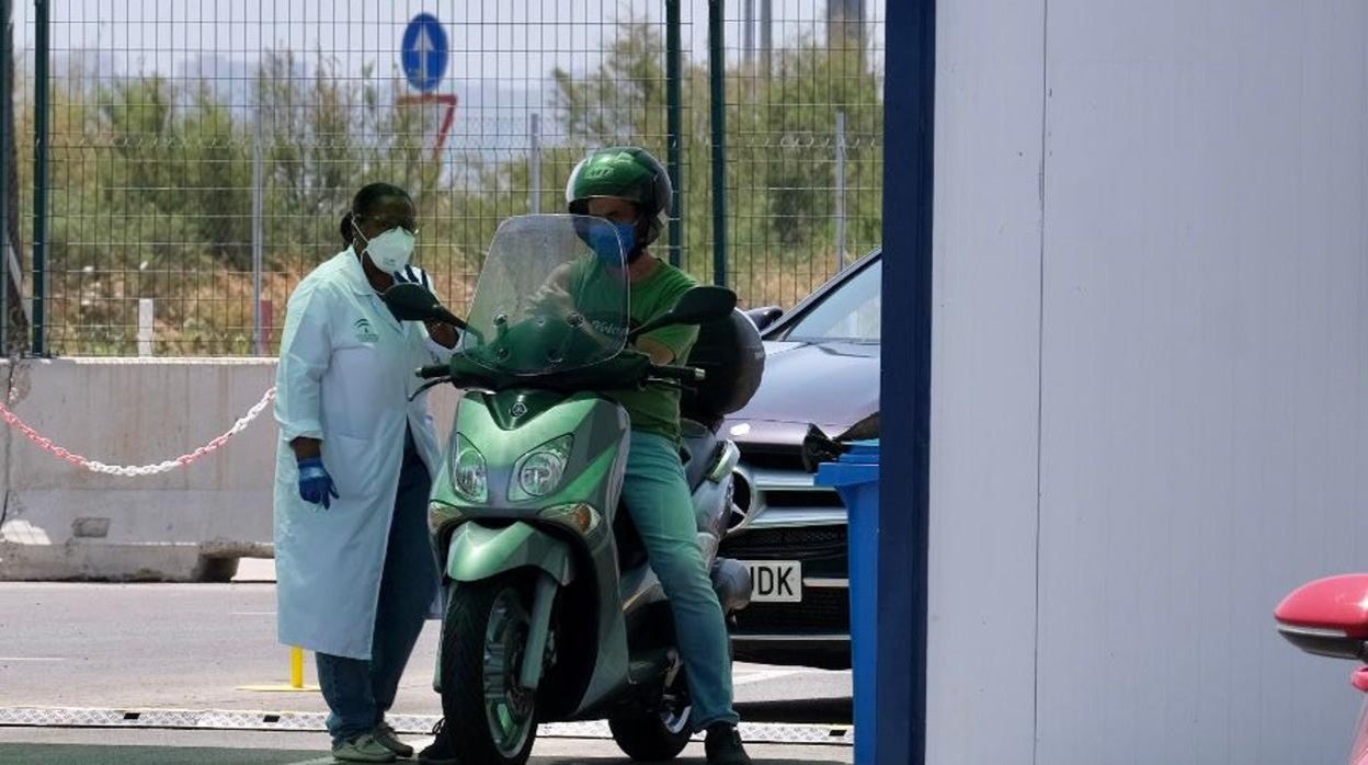 Vacunación en los aparcamientos de Navantia Puerto Real.