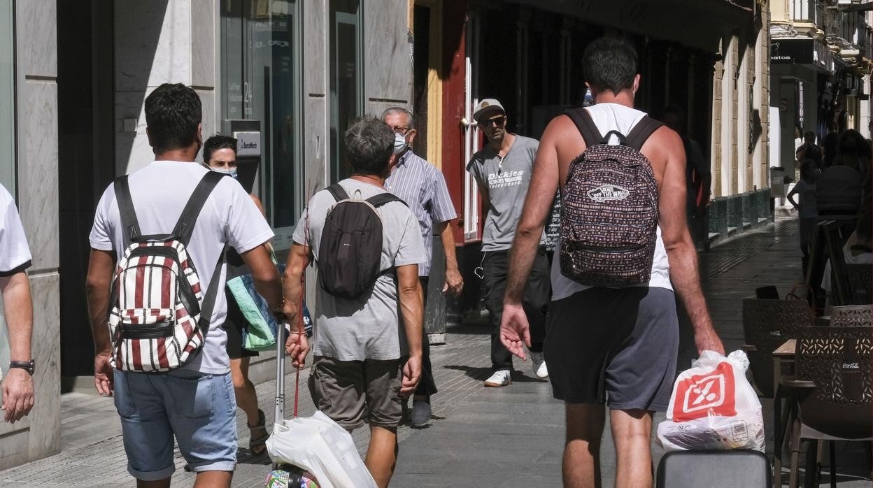 El pasaporte Covid de la Unión Europea tardará en llegar a la costa de Cádiz