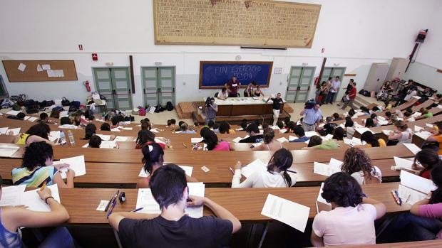 Casi 7.000 alumnos la provincia de Cádiz irán a la PEvAU este mes