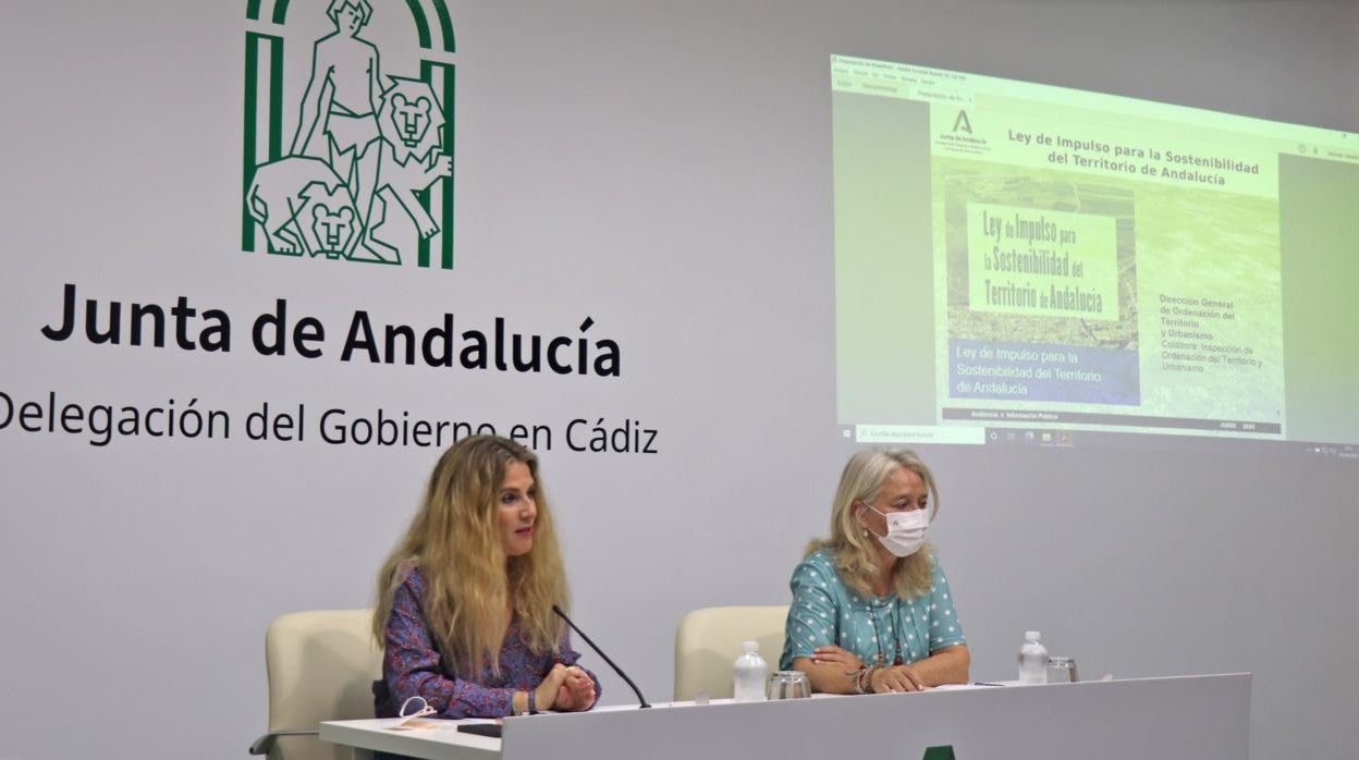 Ana Mestre y Mercedes Colombo, durante la rueda de prensa.