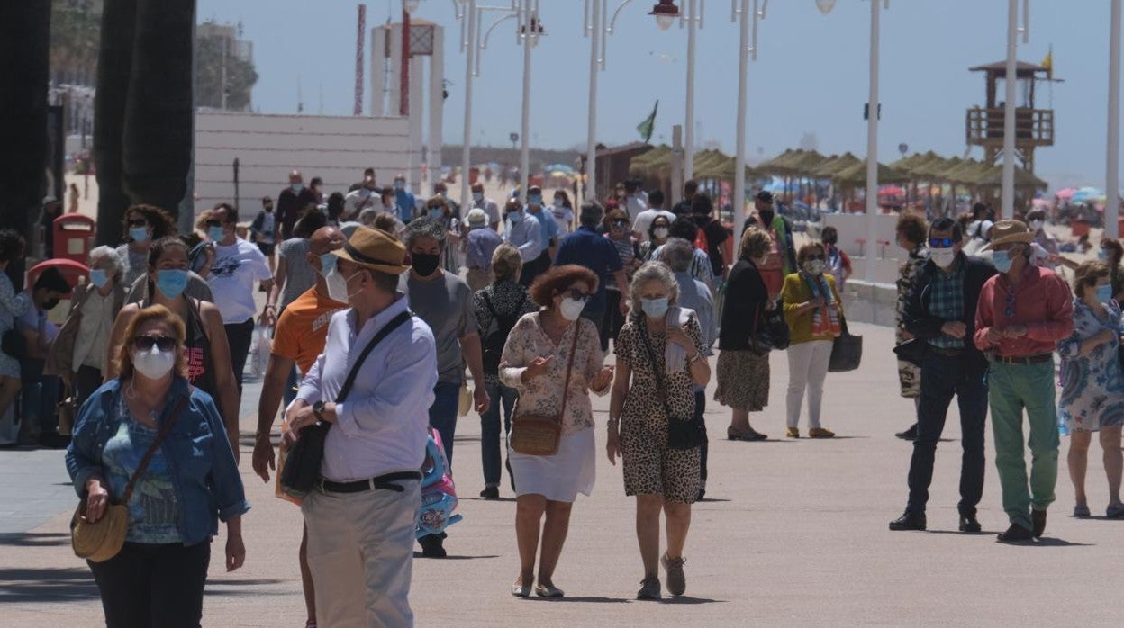 Dos fallecidos más en Cádiz por coronavirus en una jornada con casi 200 contagios