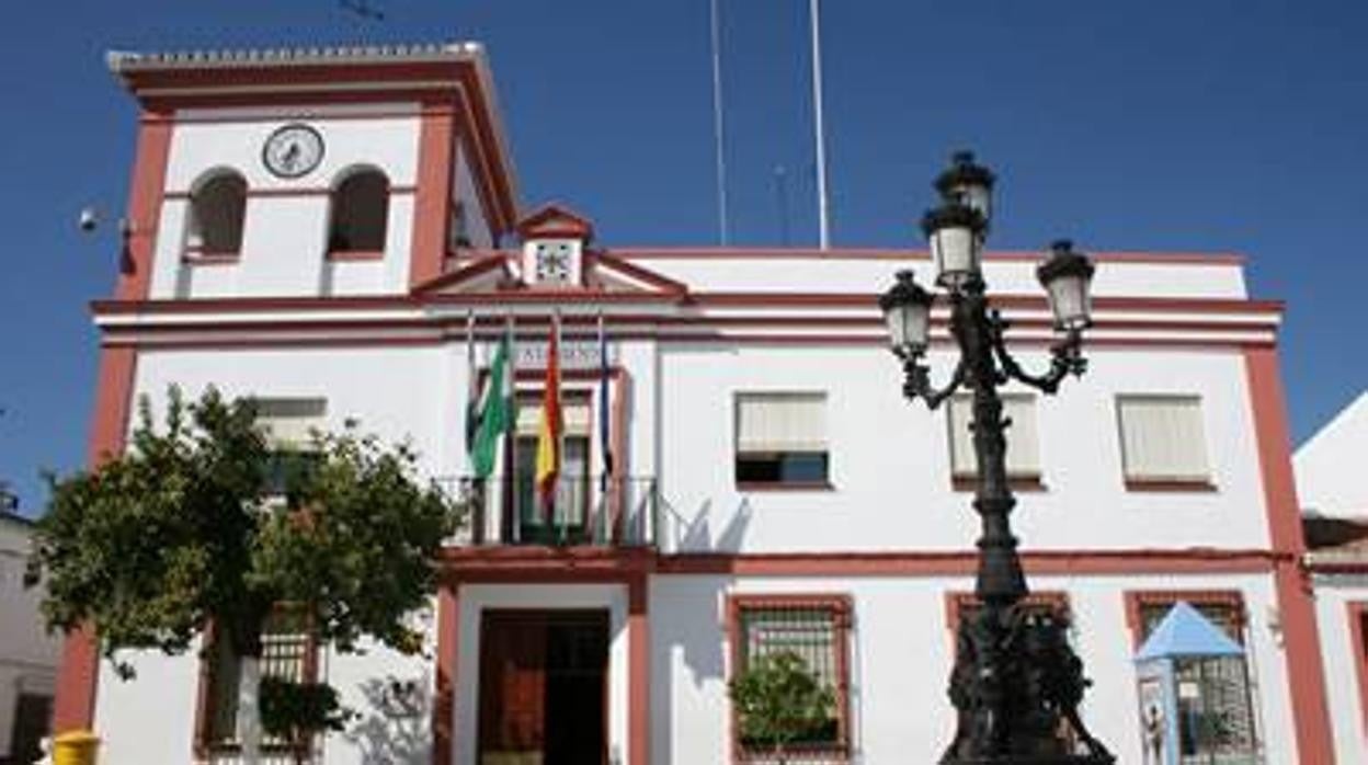 Fachada principal del Ayuntamiento de Benacazón