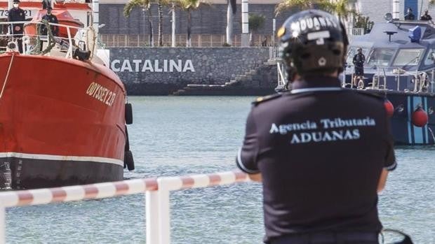 La Policía Nacional se incauta de casi una tonelada de cocaína en una operación marítima en el Atlántico