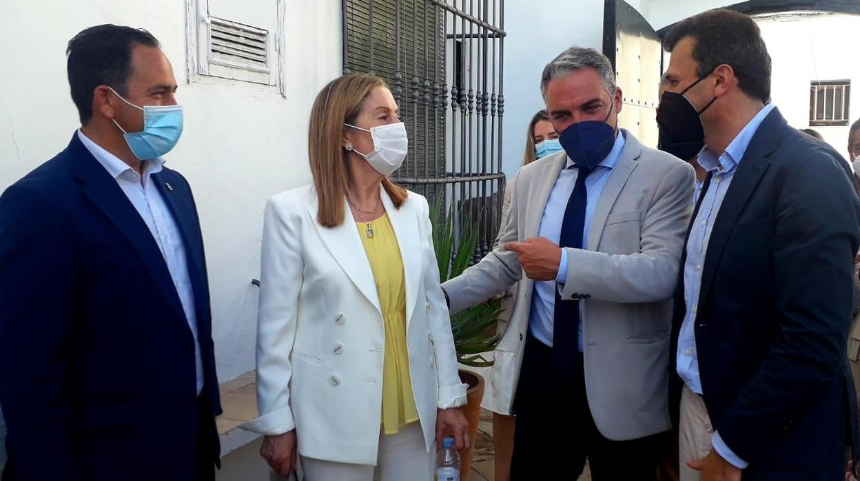 Miembros del PP en un momento de su visita a Vejer