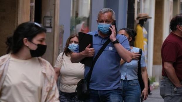 La tasa de incidencia sube en todos los distritos sanitarios de Cádiz para escalar hasta 143,2 casos