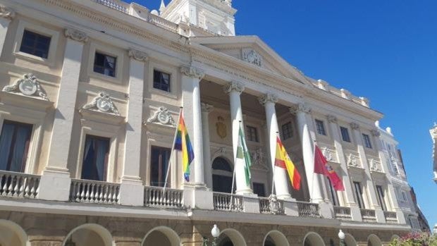 El Ayuntamiento de Cádiz sitúa en 25,8 días el periodo medio de pago a proveedores