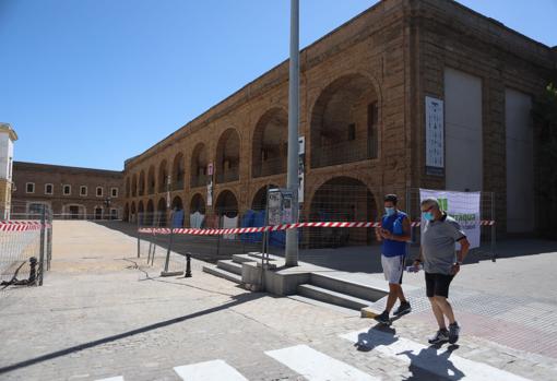 Las personas sin hogar que duermen en las Puertas de Tierra serán expulsadas de forma inminente