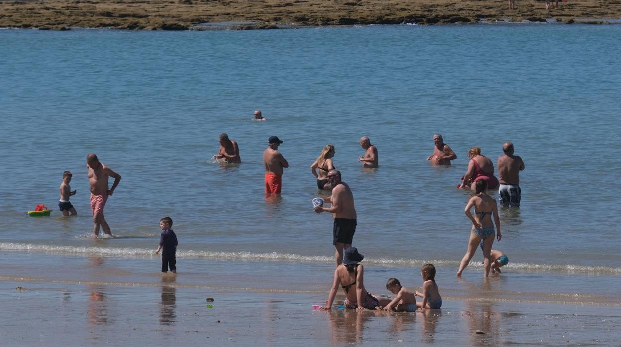 Las playas son un buen refugio ante las altas temperaturas.