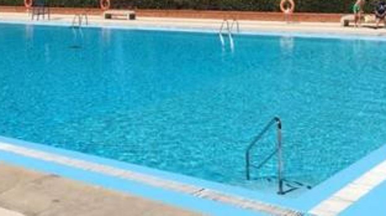 Hallan un cadáver en una piscina de Sanlúcar