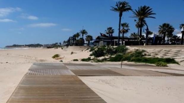 La Junta destaca la excelencia de las playas de Cádiz como clave para impulsar su marca turística