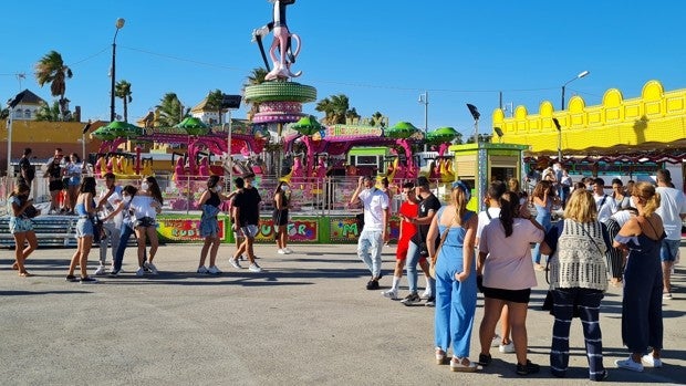 San Fernando recupera la ilusión con la vuelta de las atracciones de feria