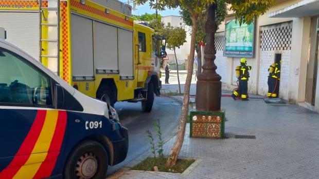 Heridas dos mujeres en un incendio de un local sin uso en San Fernando