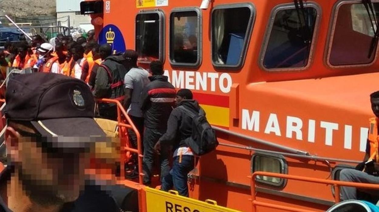 El piloto de una patera se hace pasar por inmigrante para no ser detenido en San Roque