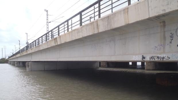 Apemsa inicia la ejecución de las obras de integración de abastecimiento de Valdelagrana en el casco urbano