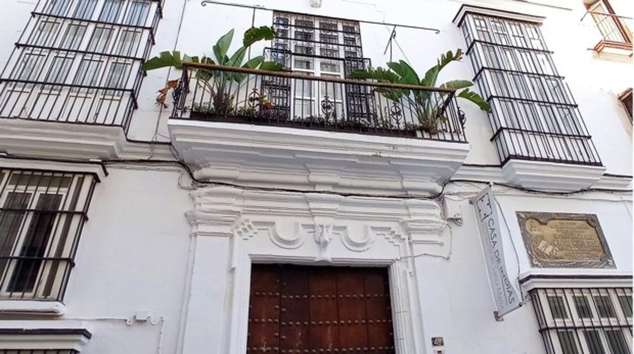 La fachada principal de Casa de Indias