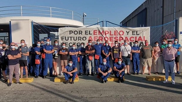 Nuevo encierro de la plantilla de Airbus Puerto Real contra el traslado a El Puerto