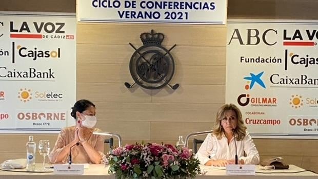 Montserrat Herrero lleva la filosofía al ciclo portuense del Aula de Cultura de El Buzo