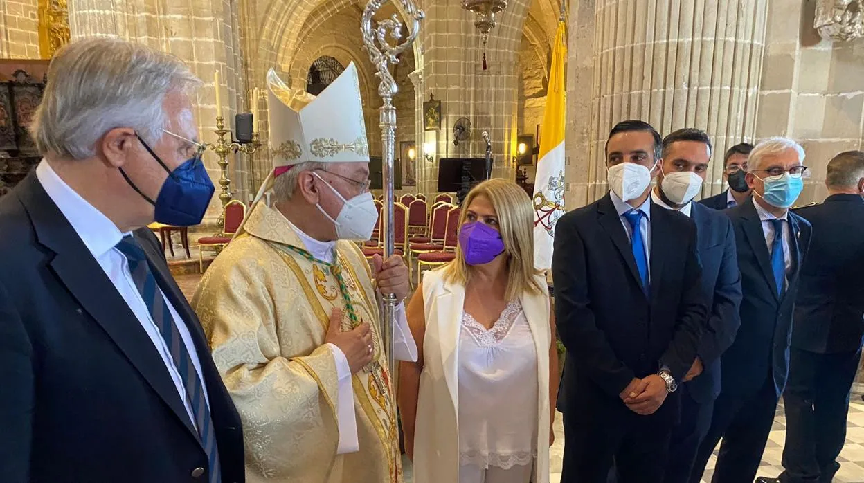 El obispo José Rico Pavés toma posesión en la Catedral de Jerez
