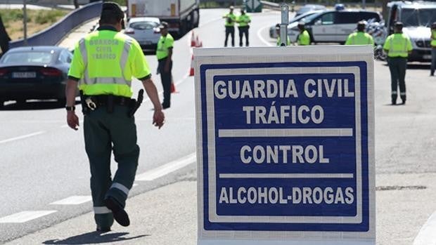 Tráfico intensifica este lunes la vigilancia del consumo de alcohol y drogas entre los conductores de Sevilla