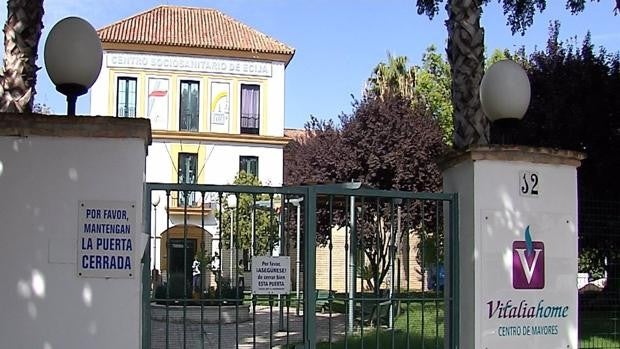 El brote de la residencia de ancianos de Écija se cobra su cuarta víctima mortal