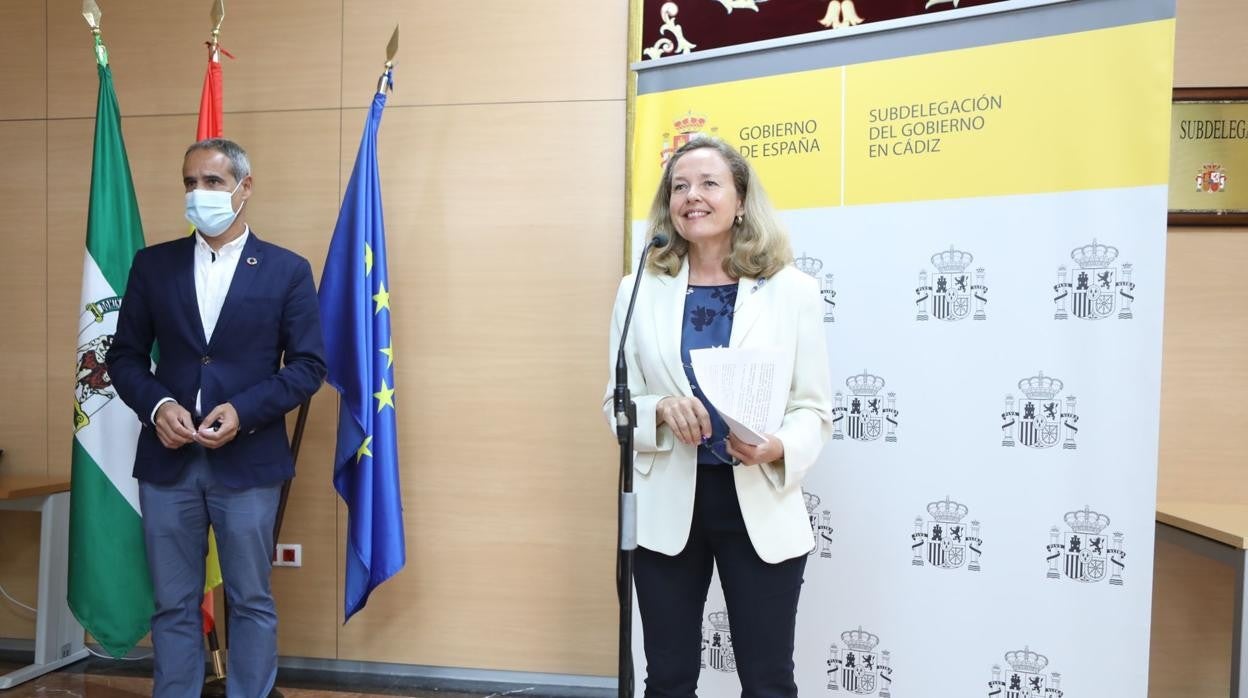 La ministra de Economía, Nadia Calviño, en la Subdelegación del Gobierno de Cádiz.