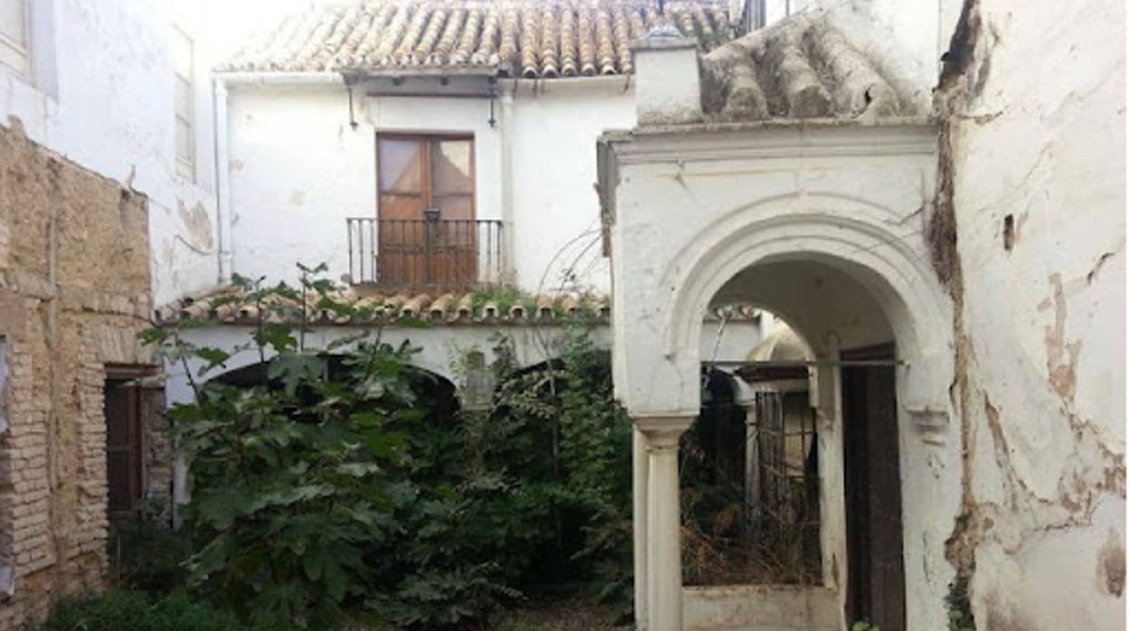 Fachada exterior del convento de Carmona