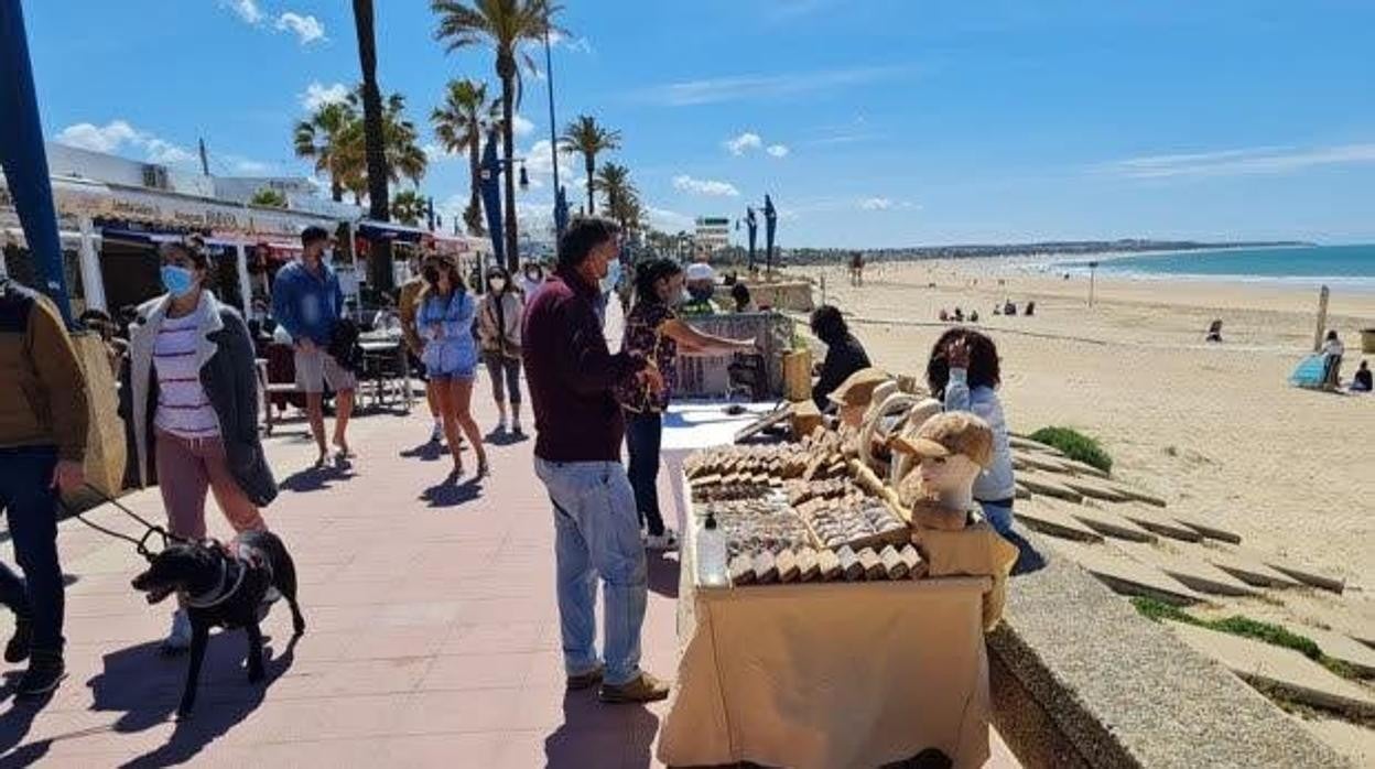 Chiclana registra un recórd histórico de población en julio por la llegada de turistas