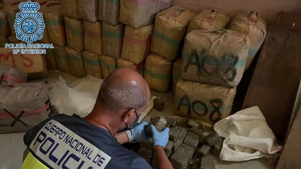 La Policía Nacional interviene más de mil kilos de hachís dispuestos para su venta en Dos Hermanas