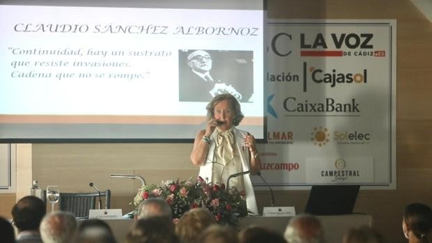 Lería Mackay pone voz a la charla ‘Mozárabe, el arte del silencio’ en el Aula de Cultura