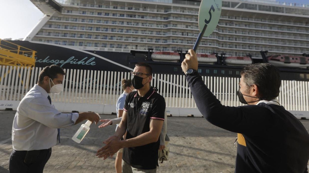 Las escalas de septiembre caen a la mitad y el despegue del turismo de cruceros en Cádiz se retrasa